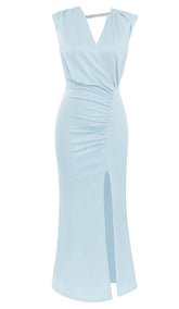 ÄRMELLOSES KLEID MIT OBERSCHENKELSCHLITZ IN HELLBLAU